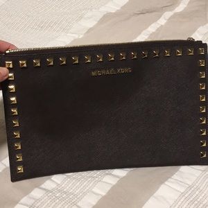 Michael kors wristlet